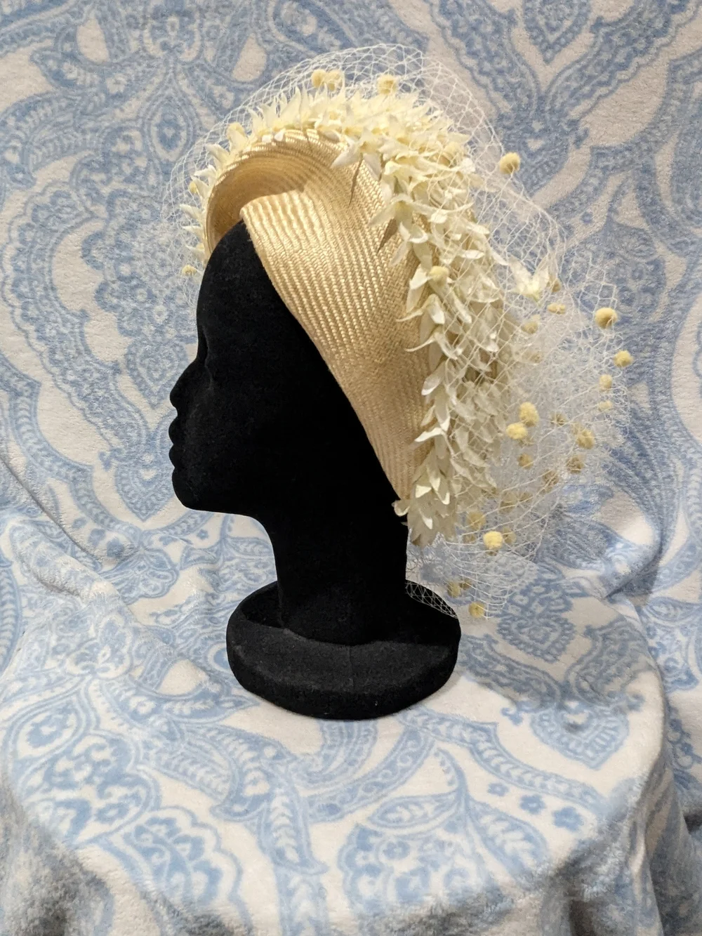 Elegant Straw Fascinator Hat & Clutch Set in Pale Yellow
